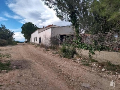 Сasa con terreno en venta en la Calle Poligono 40' Villamarchante