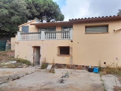 Сasa con terreno en venta en la Can Vives de Baix' Vidreres