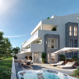 Chalet independiente con terreno en venta en la Avenida Estrella del Mar' Benalmádena