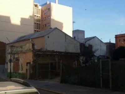Parcela urbanizable en venta en la Calle Castelar' La Línea de la Concepción