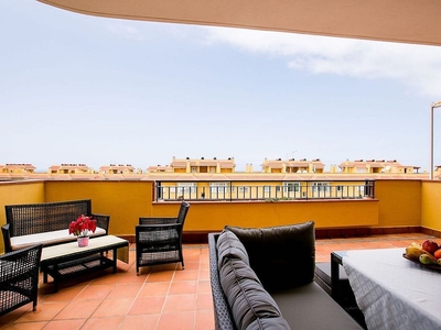 Piso en alquiler en calle Alcalde Juan García Dorta de 2 habitaciones con terraza y piscina
