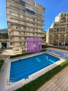 Piso en alquiler en calle Jaume Roig de 3 habitaciones con terraza y piscina