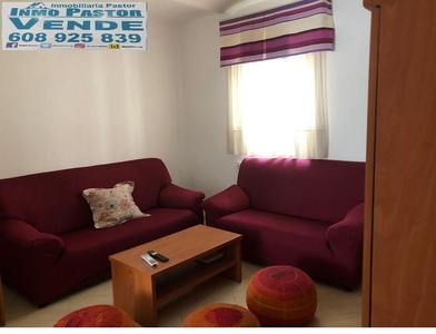 Piso en venta en Melilla de 3 habitaciones con aire acondicionado y calefacción