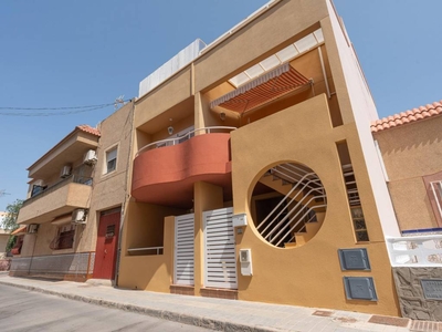 Venta Piso Almería. Piso de tres habitaciones en Palmitos. Con terraza