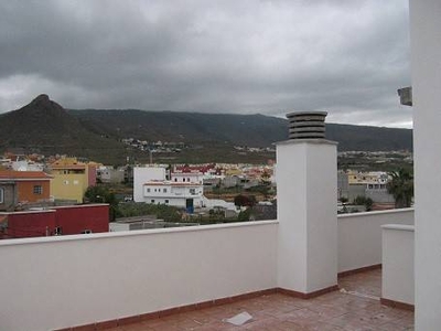 Venta Piso Arona. Piso de dos habitaciones en Tf-657 174. Buen estado primera planta con terraza