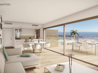 Venta Piso Estepona. Piso de cuatro habitaciones Con terraza