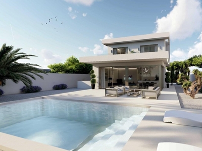 Villa con terreno en venta en la calle de la Font Roja' San Juan de Alicante