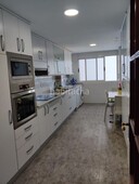 Alquiler apartamento con 3 habitaciones amueblado con ascensor, calefacción y vistas al mar en Puig