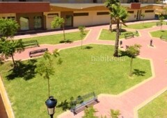 Alquiler piso en calle dulcinea precioso apto.parquecentral .gran terraza.parking en Estepona