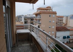 Apartamento amueblado con ascensor y vistas a la montaña en Miramar