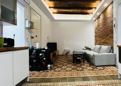 Piso con 3 habitaciones con ascensor en Camp de l´Arpa Barcelona