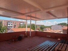 Venta Casa adosada Coslada. Buen estado plaza de aparcamiento con terraza 319 m²