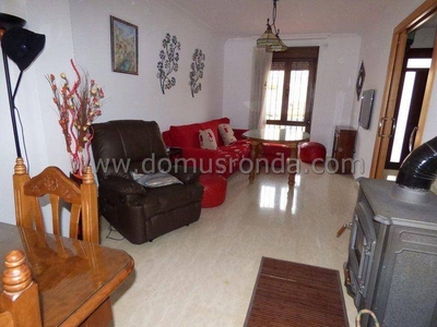 Alquiler Casa pareada Ronda. Plaza de aparcamiento 90 m²