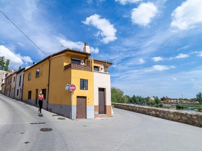 Alquiler Casa unifamiliar en Cabildo 15 Zamora. Con balcón 74 m²