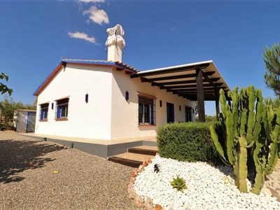 Alquiler Chalet en zona rural Alhaurín El Grande. Nueva 110 m²