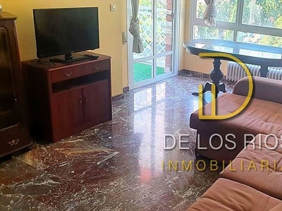 Alquiler de piso en Barrio de Zaidín de 2 habitaciones con terraza y piscina