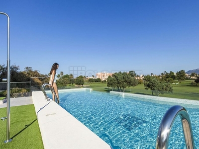 Alquiler de piso en Oliva Nova de 2 habitaciones con terraza y piscina