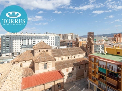 Alquiler Piso Málaga. Piso de cuatro habitaciones Séptima planta con terraza