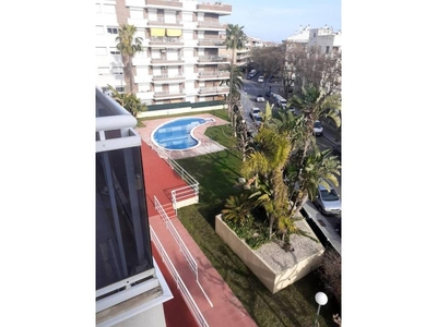 Alquiler Piso Salou. Piso de dos habitaciones en Calle Jaume Vicens I Vives. Buen estado cuarta planta con terraza