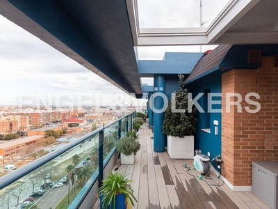 Alquiler Piso València. Piso de tres habitaciones Plaza de aparcamiento con terraza