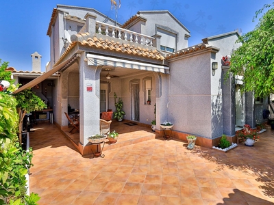 Chalet en venta en El Chaparral - La Siesta - La Torreta, Torrevieja, Alicante