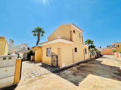 Chalet en venta en La Chismosa, Orihuela, Alicante