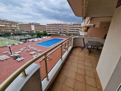 Piso en alquiler en calle Mallorca de 2 habitaciones con terraza y piscina