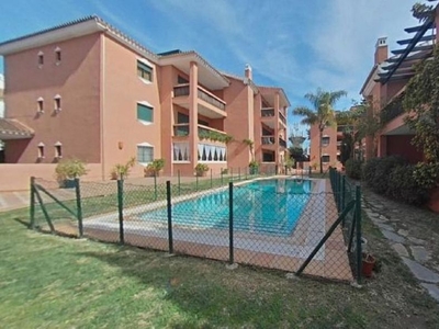 Piso en venta en calle De Los Alcotanes de 2 habitaciones con piscina y jardín