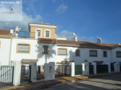 PRECIOSA CASA ADOSADA DE 3 DORMITORIOS EN VENTA