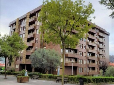 Venta Piso en Avenida San Adrian. Bilbao. A reformar tercera planta con balcón