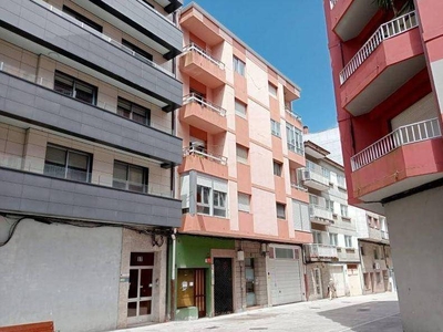 Venta Piso Pontevedra. Piso de tres habitaciones Con balcón
