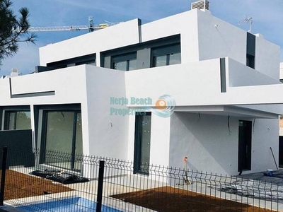 Venta Piso Vélez-Málaga. Piso de tres habitaciones Nuevo plaza de aparcamiento con terraza