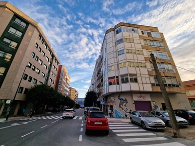 Venta Piso Vigo. Piso de tres habitaciones Primera planta con terraza