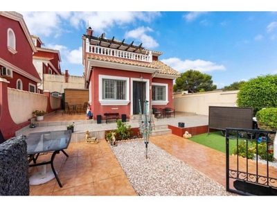 Villa impecable en PAU 26, Orihuela Costa