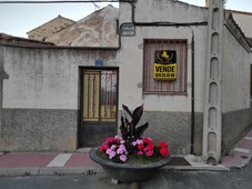Venta Casa rústica en Calle Mayor Ávila. A reformar 140 m²