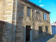 Venta Casa rústica en Calle Viento Ávila. A reformar 140 m²