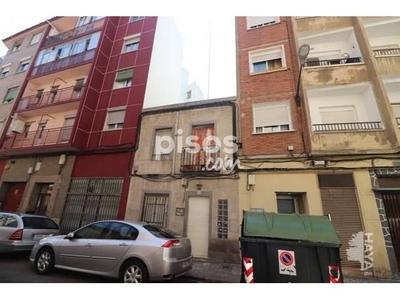 Casa adosada en venta en Zaragoza en Delicias por 89.000 €