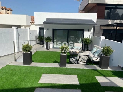 Casa en venta en La Colina en Playamar-Benyamina por 379.000 €