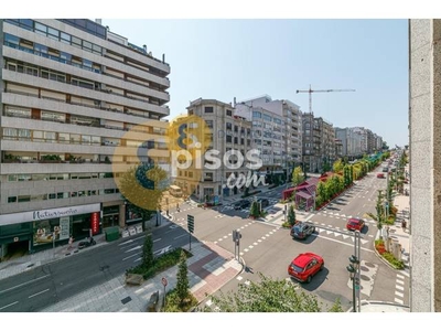 Piso en venta en Avenida de la Gran Vía, cerca de Calle de Urzáiz en Centro-Areal por 365.000 €