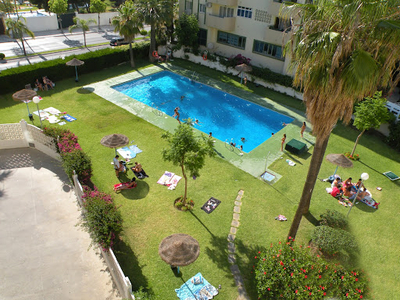 Alquiler vacaciones de piso con piscina y terraza en Centro (Torremolinos), A la entrada de Torremolinos desde Málaga.