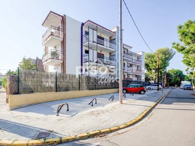 Apartamento en venta en Can Girona-Terramar-Vinyet