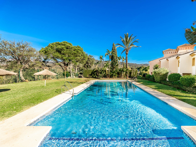 Casa adosada con vistas al mar en Elviria