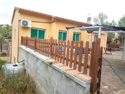 Casa independiente con 720 m2 de parcela - canyelles / olérdola (urbanización daltmar) en Olèrdola