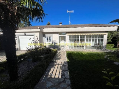 Chalet en venta en Alba de Tormes