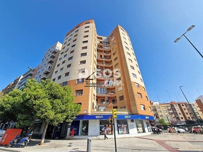 Piso en venta en Avenida de Cesáreo Alierta, cerca de Avenida de San José