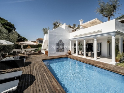 Villa en venta en Cabopino-Artola, Marbella