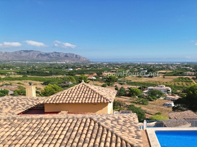 Villa en venta en Pedreguer