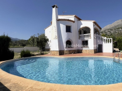 Villa en venta en Tormos