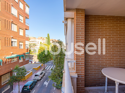 Venta de piso con terraza en Centro (Torrevieja)