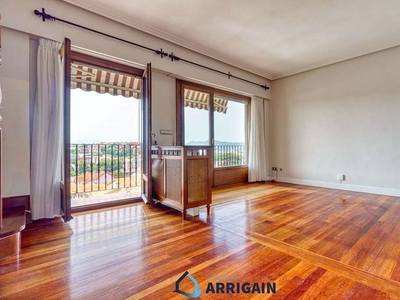 Alquiler de dúplex en Ategorrieta - Ulia de 3 habitaciones con terraza y garaje